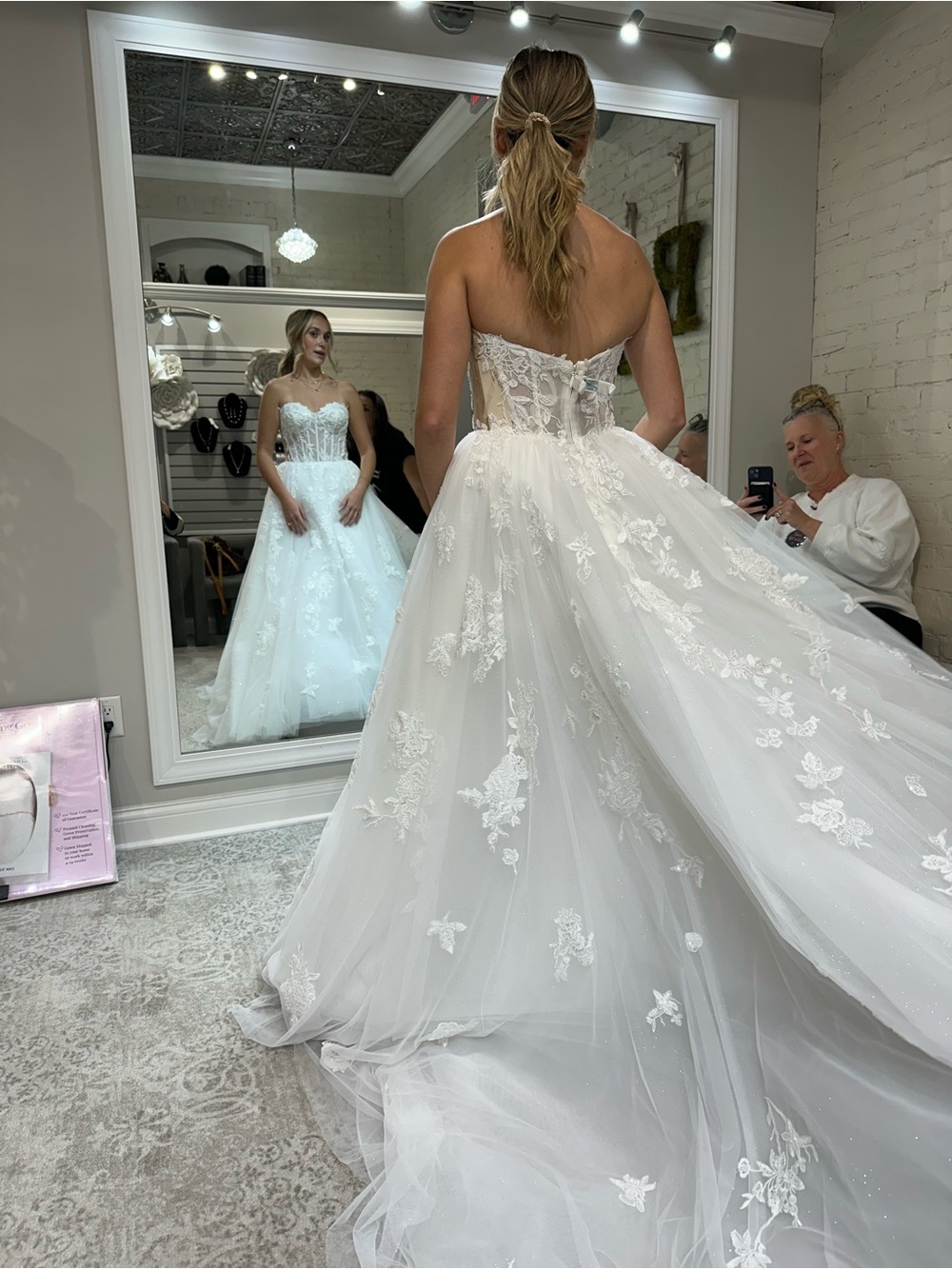 La Premiere Bridal Alicia Wedding Dress | Size 6 | NEW & UNALTERED